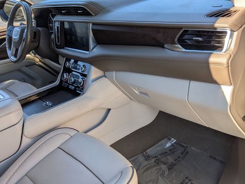 Used 2021 GMC Yukon XL Denali image 40