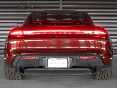 Used 2022 Porsche Taycan GTS AWD/4WD image 9