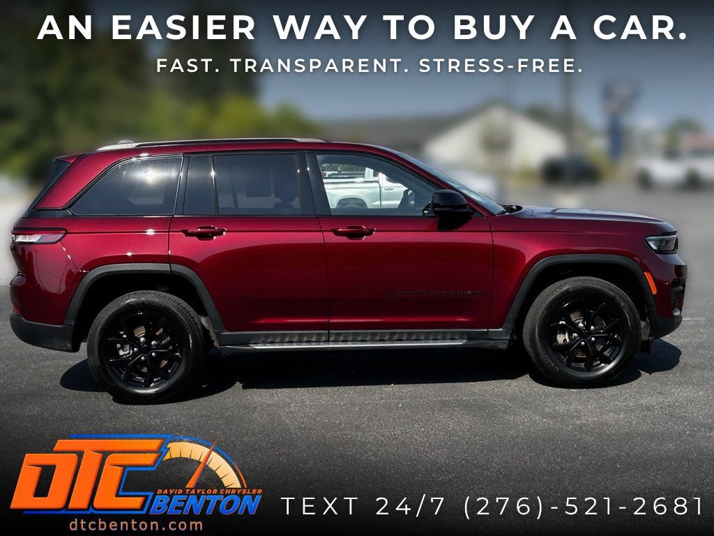 Used 2025 Jeep Grand Cherokee Altitude AWD/4WD image 6