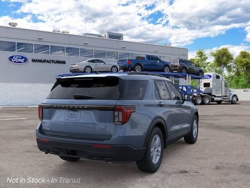 New 2026 Ford Explorer Active RWD image 8