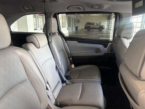 Used 2023 Honda Odyssey Elite image 14