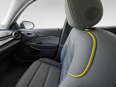 New 2026 Chevrolet Trax ACTIV w/ Driver Confidence Package FWD image 26