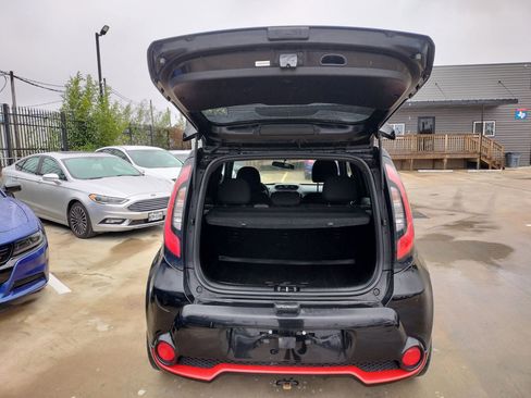 Used 2015 Kia Soul + image 5