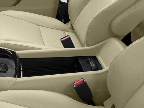 Used 2016 Honda Pilot Touring image 14