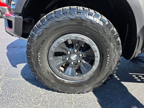 Used 2018 Ford F150 Raptor w/ Equipment Group 802A Luxury image 21