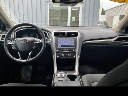 Used 2020 Ford Fusion SEL FWD image 4