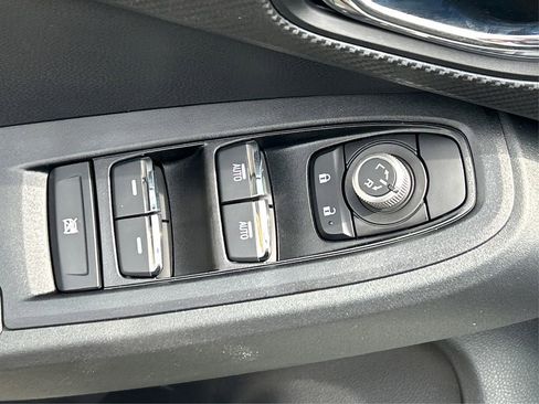 Certified 2025 Subaru Crosstrek 2.5i Limited w/ Crosstrek Mirror Package image 38