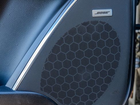 Used 2020 Cadillac Escalade ESV Premium Luxury image 27