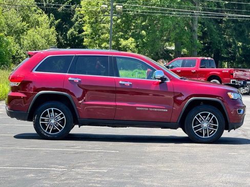 Used 2017 Jeep Grand Cherokee Limited AWD/4WD image 7