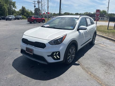 Used 2022 Kia Niro Touring Special Edition image 7