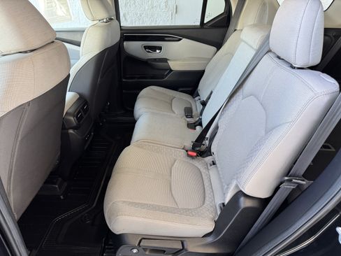 Used 2024 Honda Pilot LX image 15