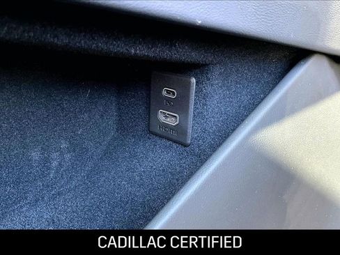 Certified 2025 Cadillac Escalade ESV Premium Luxury image 36