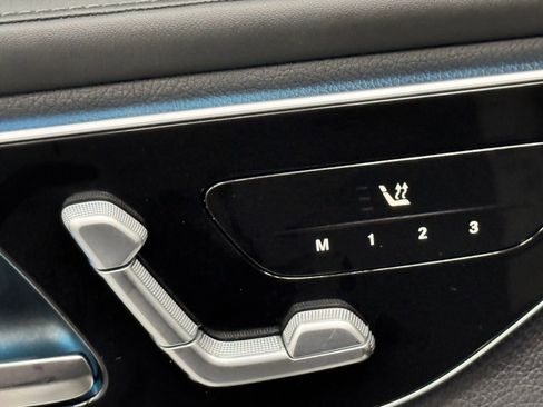 Used 2025 Mercedes-Benz GLC 300 image 22