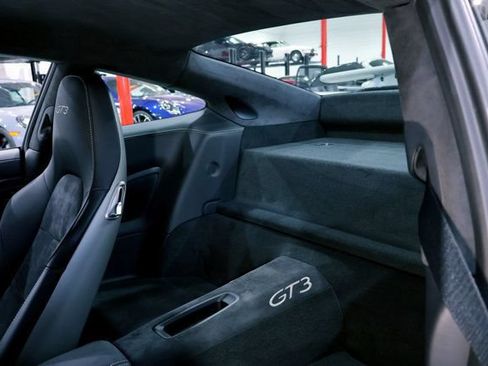 Used 2018 Porsche 911 GT3 w/ Sport Chrono Package RWD image 24