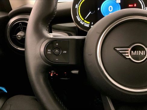 Used 2022 MINI Cooper SE image 18