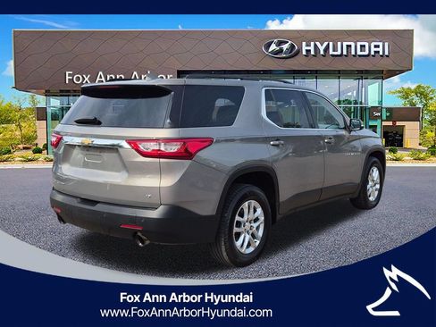 Used 2019 Chevrolet Traverse LT w/ LPO, Floor Liner Package AWD/4WD image 5