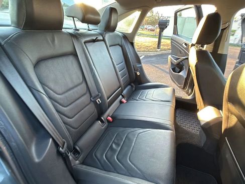 Used 2019 Volkswagen Jetta SEL Premium image 47