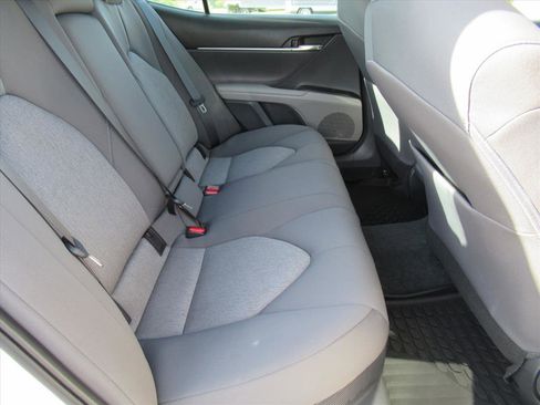 Used 2022 Toyota Camry LE image 27