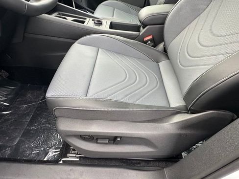 New 2026 Volkswagen Tiguan SE image 28