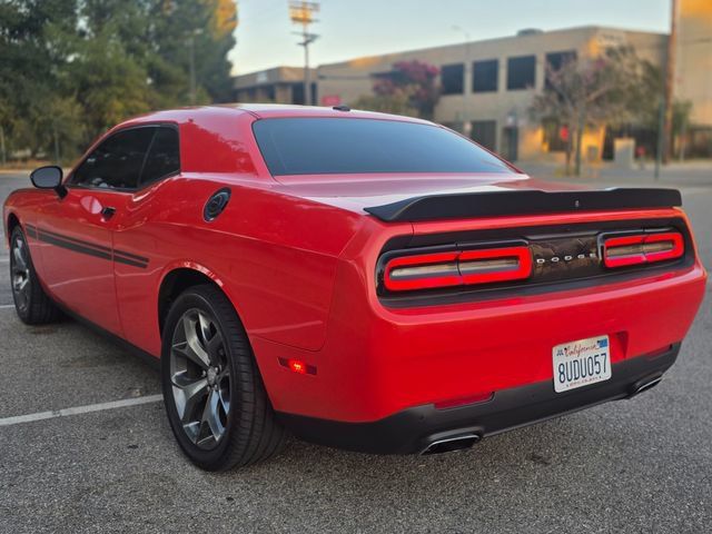 Used 2016 Dodge Challenger SXT w/ Driver Convenience Group RWD image 26