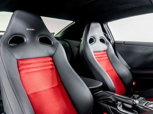 Used 2023 Nissan GT-R NISMO AWD/4WD image 12