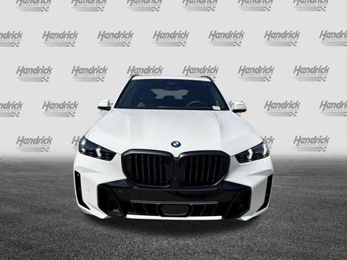 New 2026 BMW X5 xDrive40i w/ M Sport Package AWD/4WD image 3