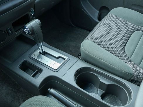 Used 2016 Nissan Frontier SV image 15