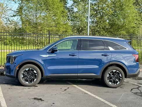 Used 2025 Kia Sorento S w/ Panoramic Sunroof Package image 6