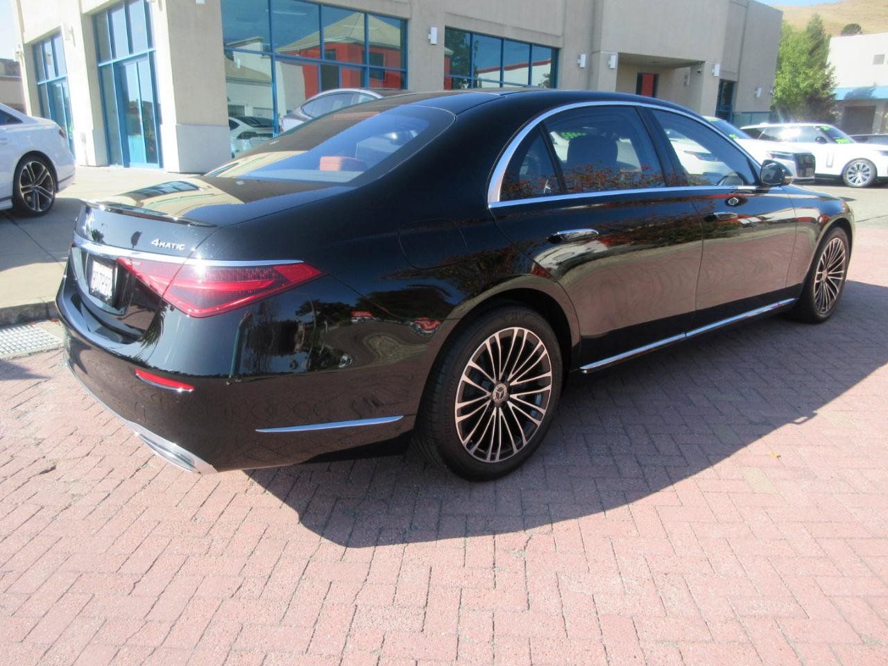 Used 2023 Mercedes-Benz S 500 4MATIC image 2