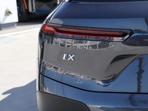 Used 2025 BMW iX xDrive50 image 5
