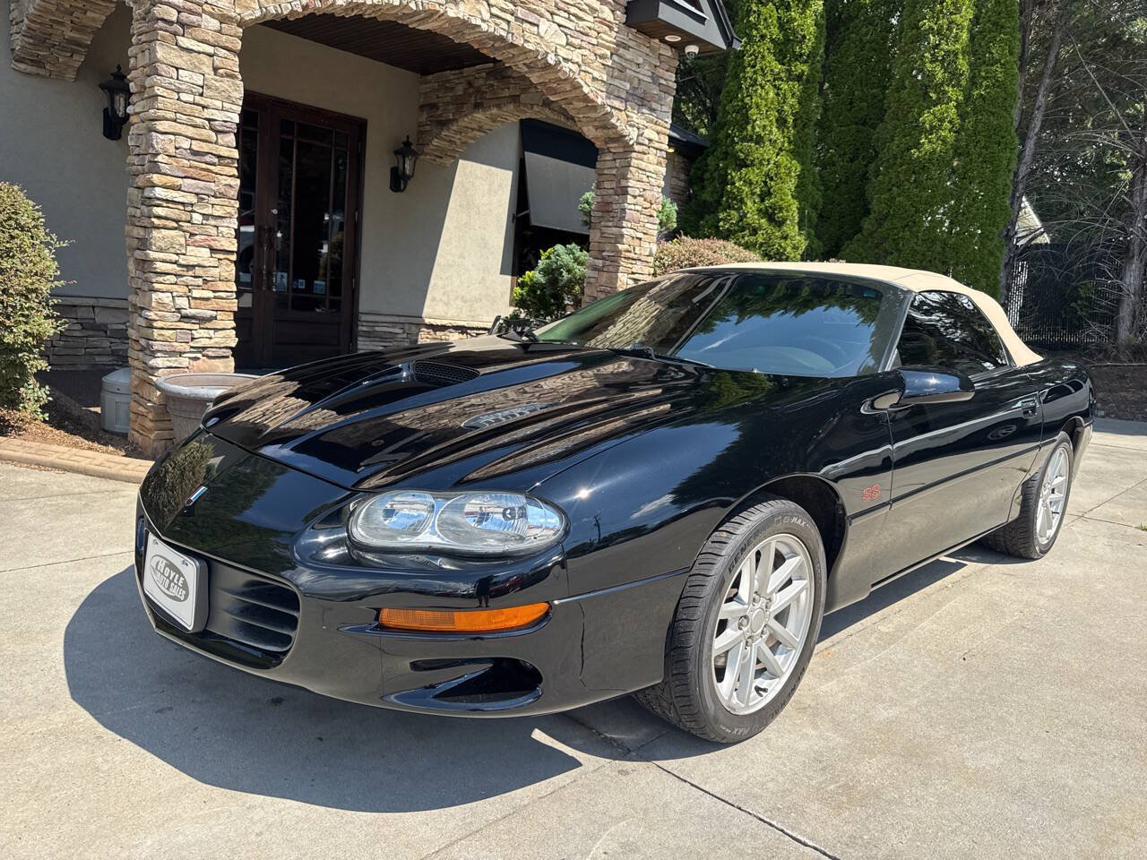 Used 2002 Chevrolet Camaro Z28 w/ SS Performance/Appearance Pkg RWD image 2