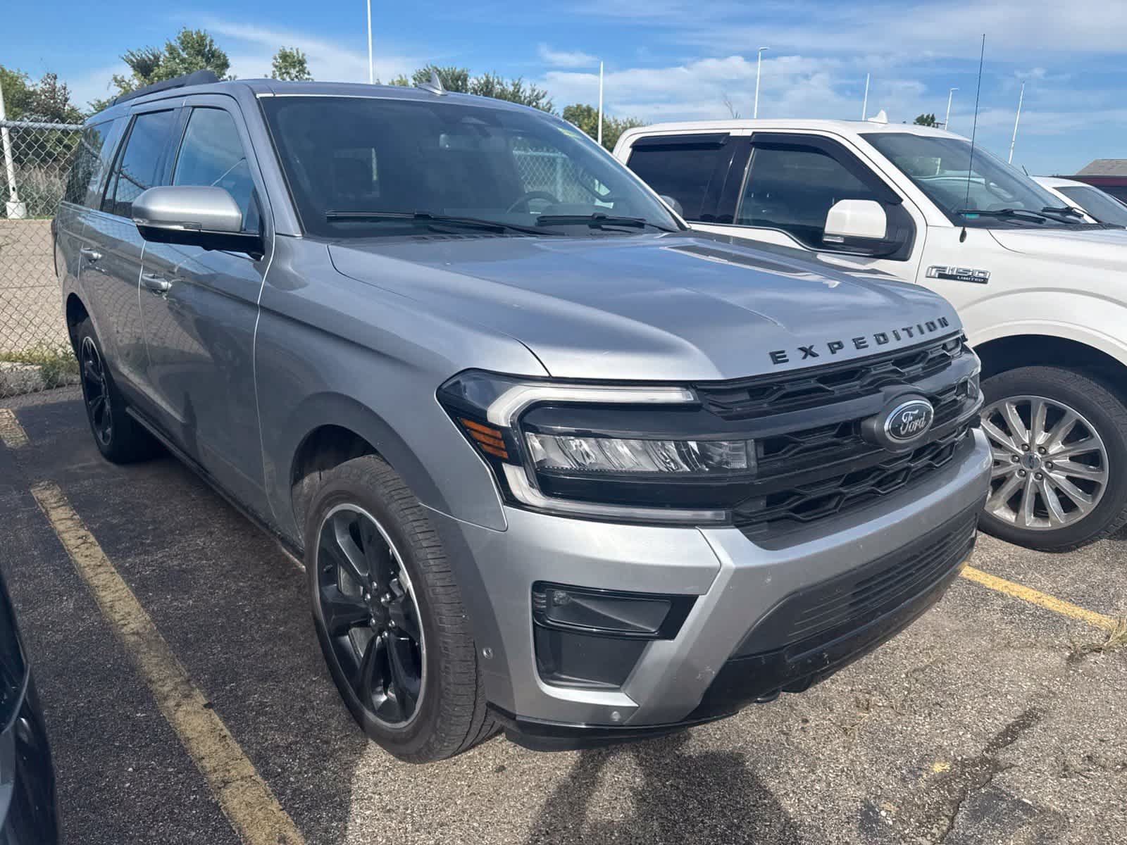 Used 2022 Ford Expedition Limited AWD/4WD image 6