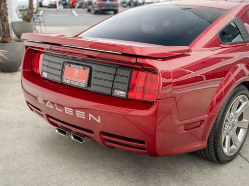 Used 2006 Ford Mustang GT image 11