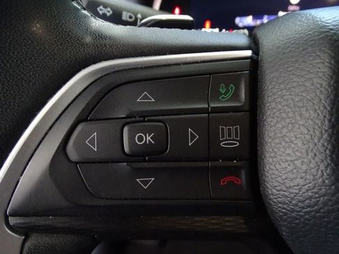 Used 2023 Jeep Grand Cherokee Altitude AWD/4WD image 7