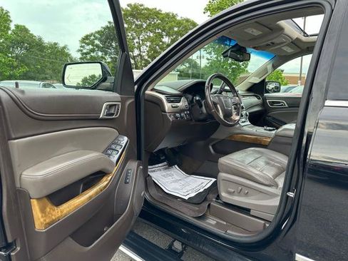 Used 2017 GMC Yukon XL Denali w/ Open Road Package AWD/4WD image 11