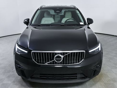 Certified 2025 Volvo XC40 B5 Plus image 36