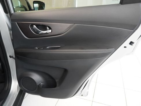 Used 2015 Nissan Rogue SV AWD/4WD image 30