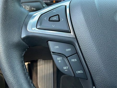 Used 2020 Ford Fusion SEL image 23