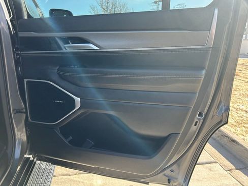 Used 2024 Jeep Wagoneer Series II image 19