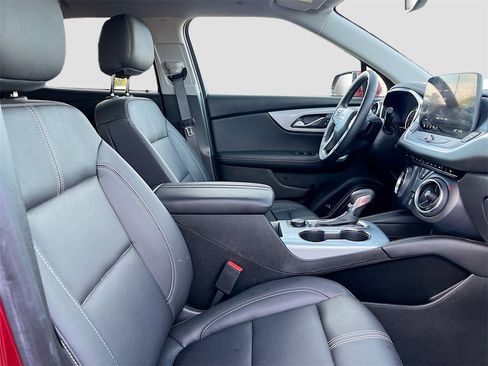 Used 2025 Chevrolet Blazer LT image 27
