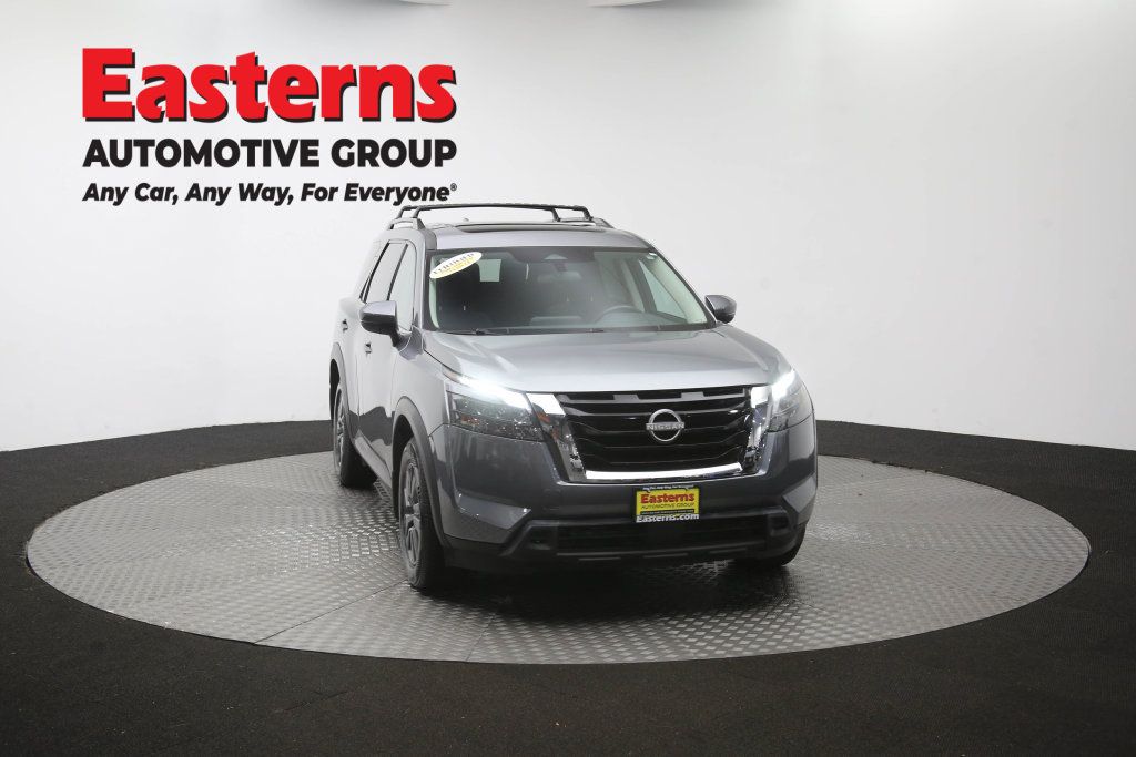 Used 2023 Nissan Pathfinder SV w/ SV Premium Package AWD/4WD image 57