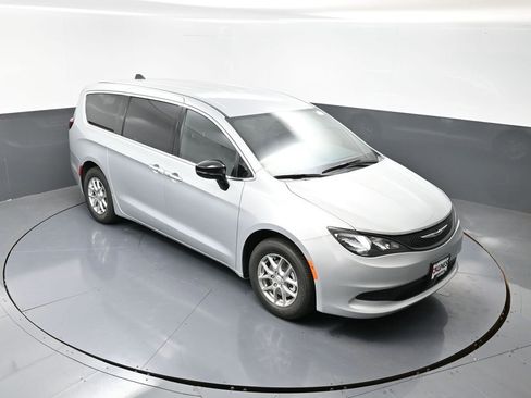 New 2026 Chrysler Voyager LX image 31