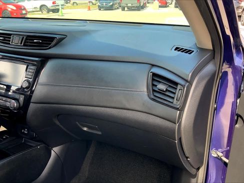 Used 2020 Nissan Rogue SL image 19