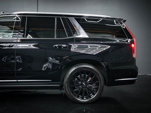 Used 2023 Cadillac Escalade Premium Luxury w/ Performance Package AWD/4WD image 6