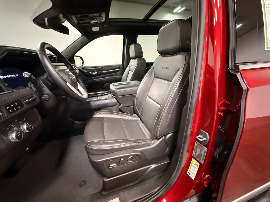 Used 2023 GMC Yukon Denali AWD/4WD image 12