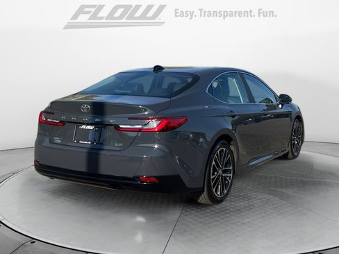 Used 2025 Toyota Camry XLE image 9