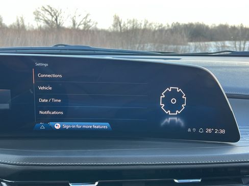 Used 2024 Cadillac XT4 Premium Luxury image 25