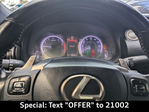 Used 2016 Lexus RC 200t image 32