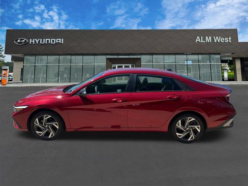 Used 2025 Hyundai Elantra Sport FWD image 8