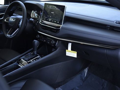 New 2025 Jeep Compass Latitude w/ Altitude Special Edition image 25